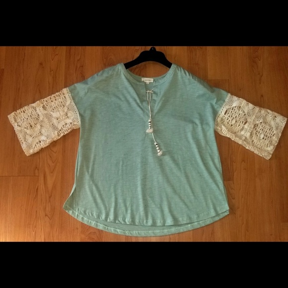 Host Pick ✔Flowy Crotchet bell Sleeve yoke tie top - Picture 5 of 5